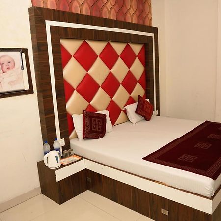 Hotel Robin Inn Amritsar Esterno foto