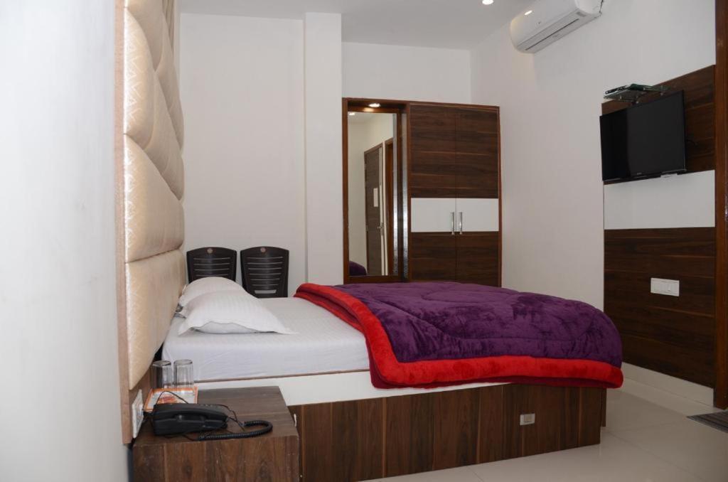 Hotel Robin Inn Amritsar Esterno foto