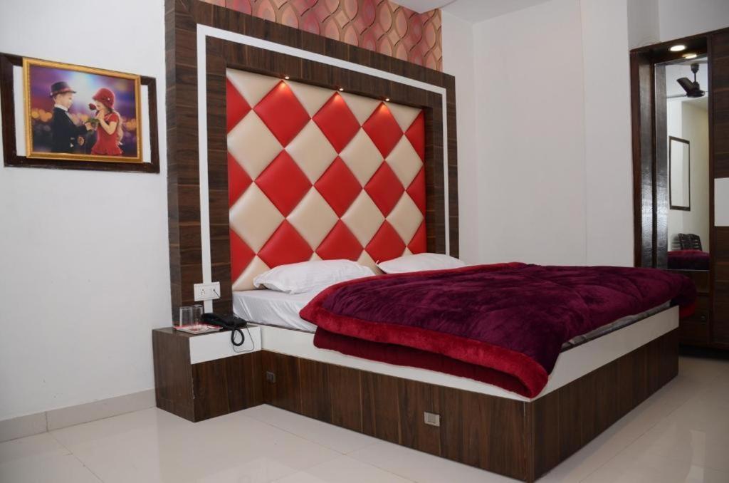 Hotel Robin Inn Amritsar Esterno foto