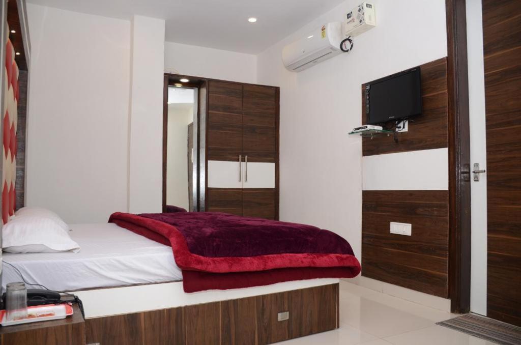 Hotel Robin Inn Amritsar Esterno foto