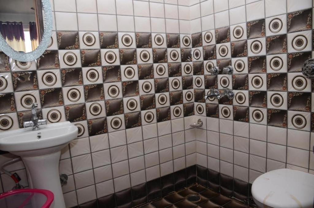 Hotel Robin Inn Amritsar Esterno foto