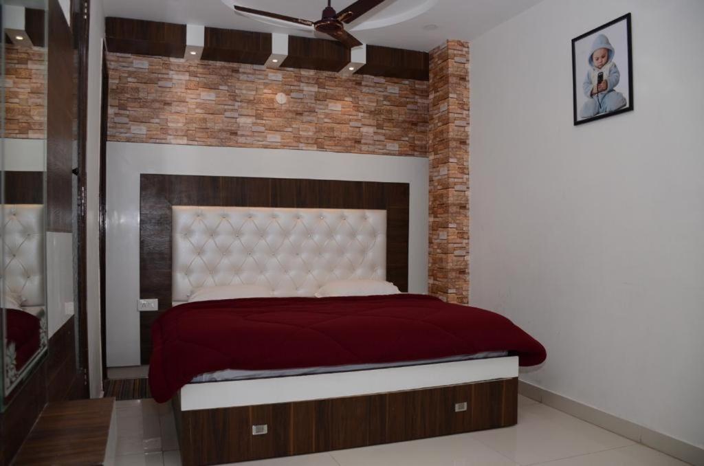 Hotel Robin Inn Amritsar Esterno foto