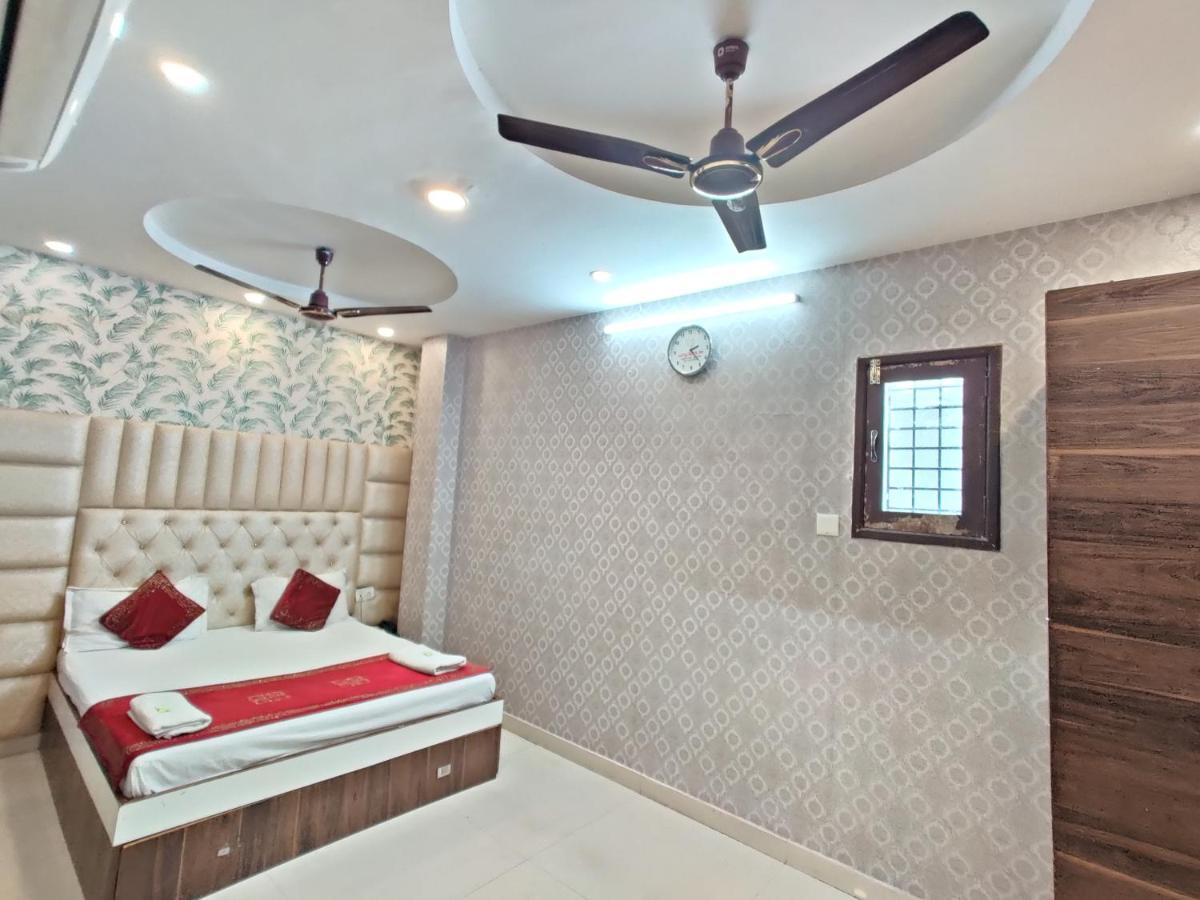 Hotel Robin Inn Amritsar Esterno foto