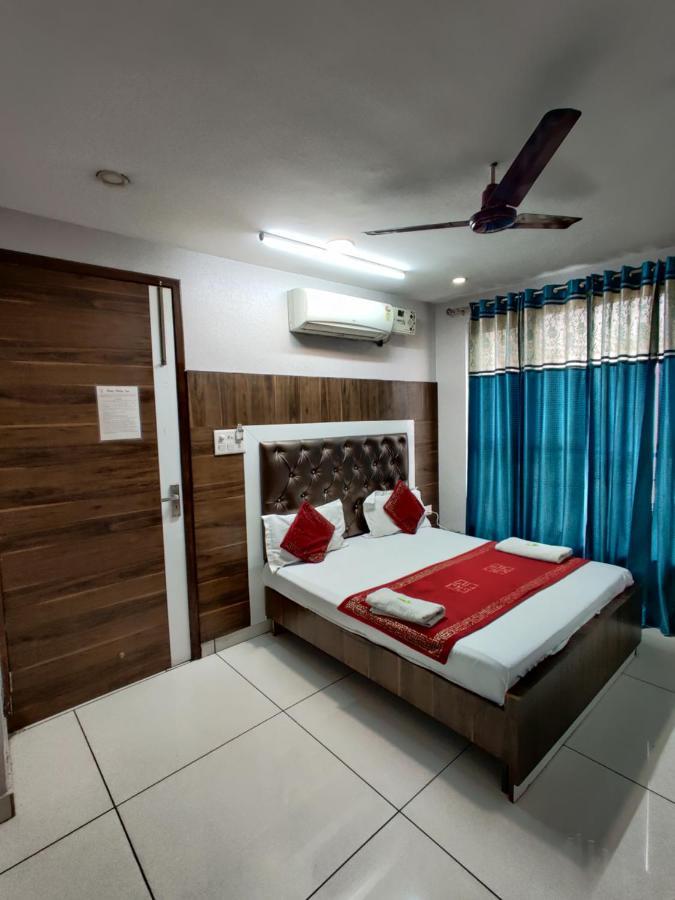 Hotel Robin Inn Amritsar Esterno foto
