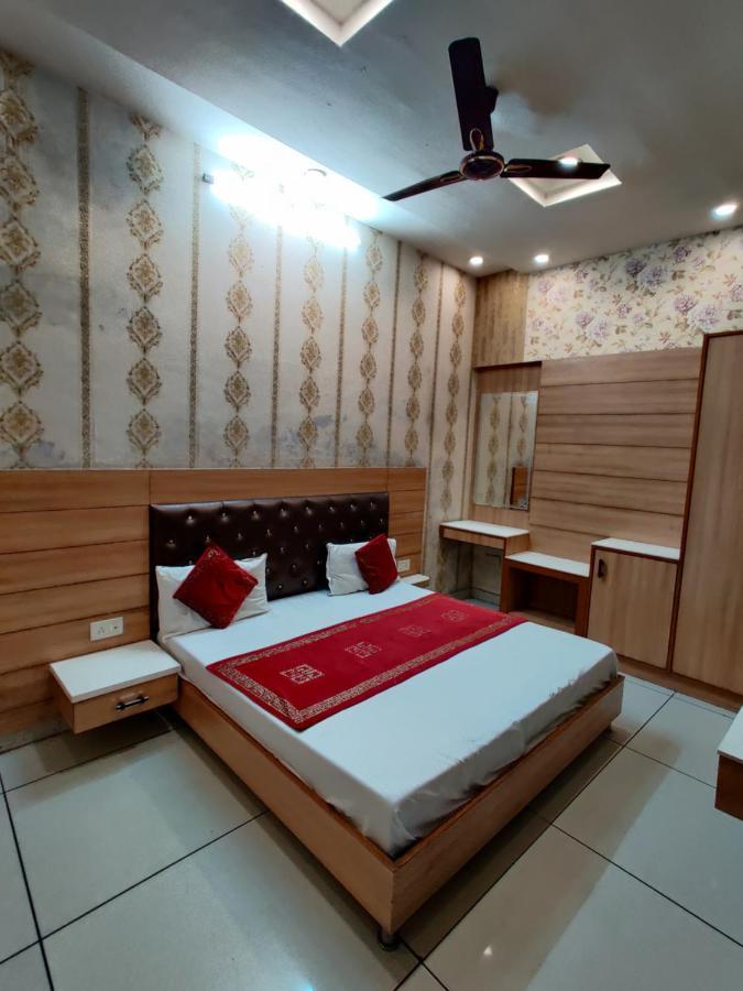 Hotel Robin Inn Amritsar Esterno foto