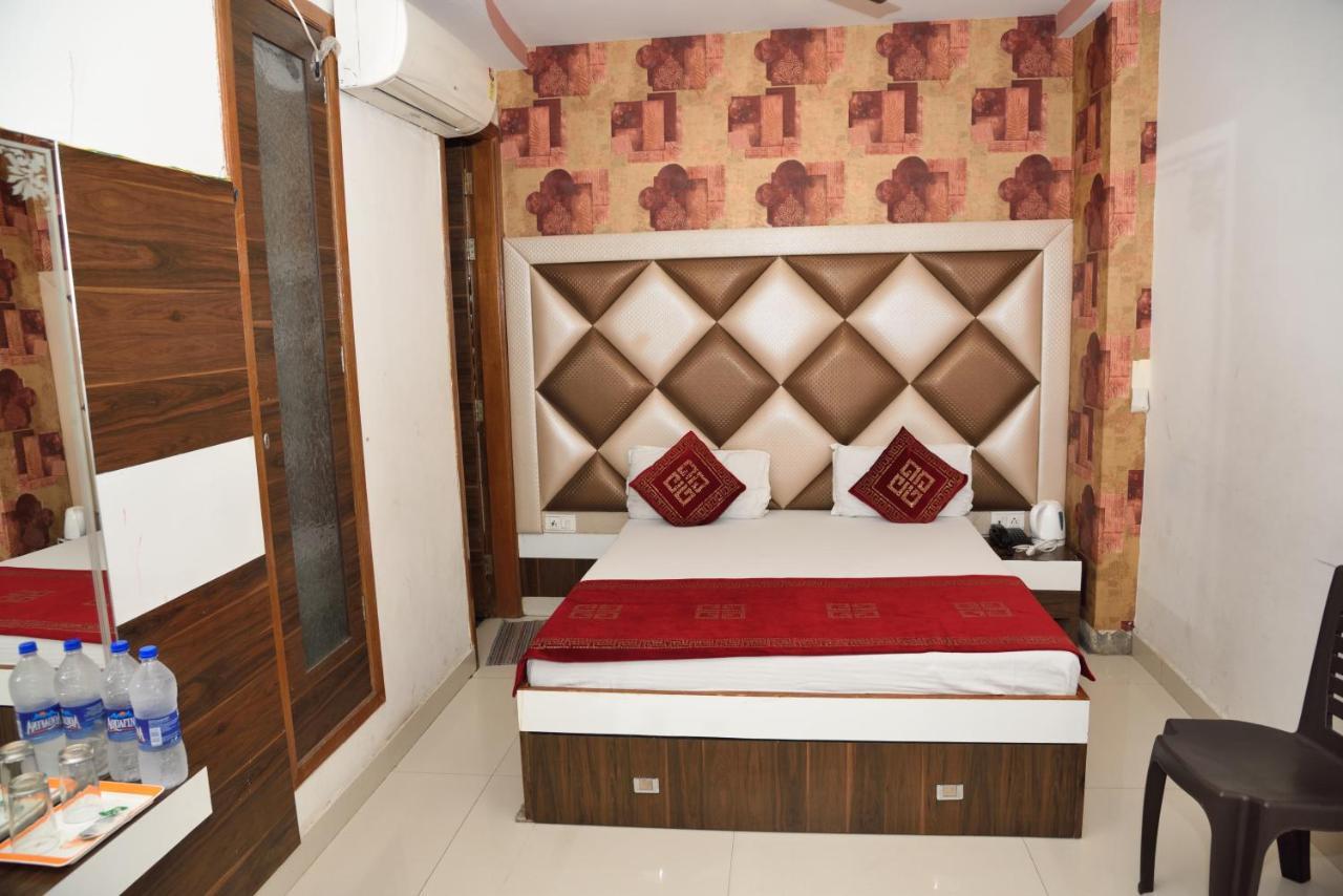 Hotel Robin Inn Amritsar Esterno foto