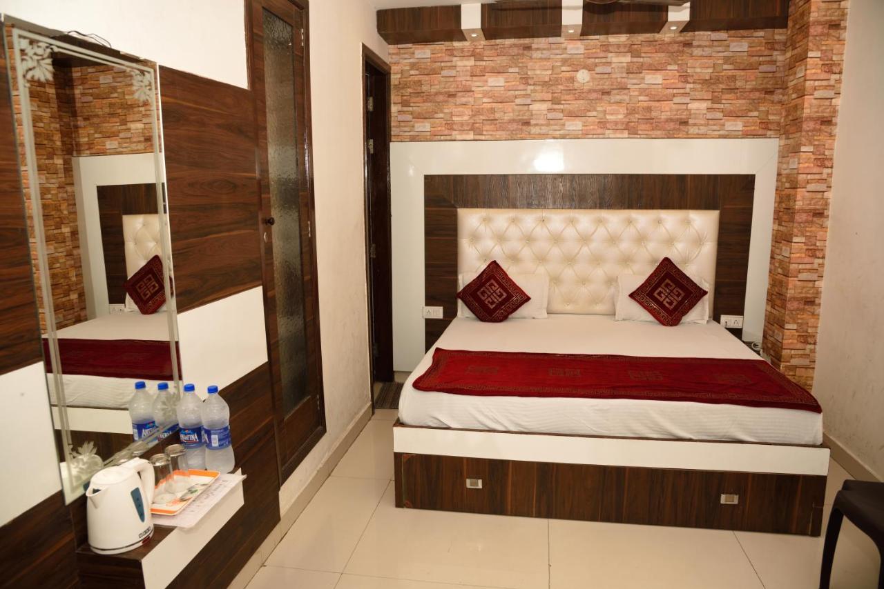 Hotel Robin Inn Amritsar Esterno foto