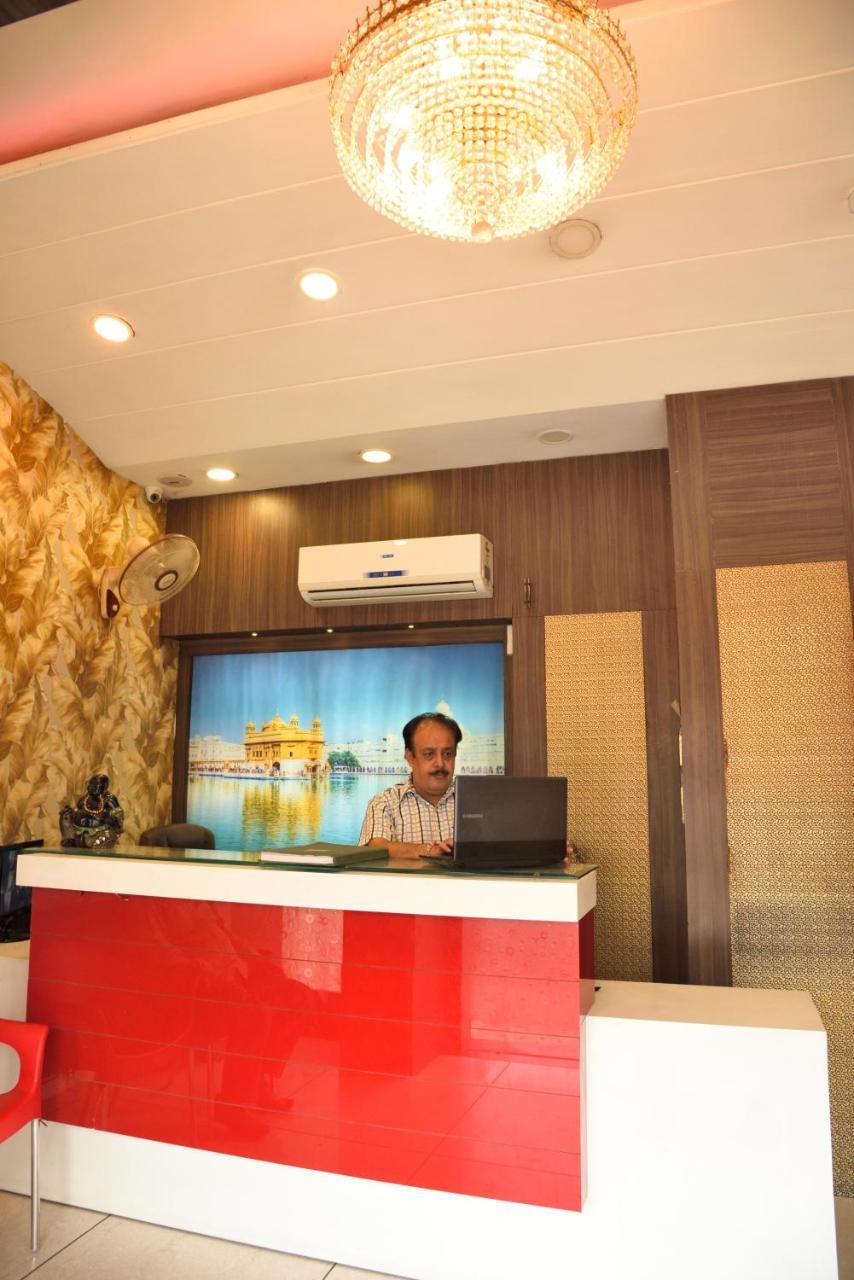Hotel Robin Inn Amritsar Esterno foto